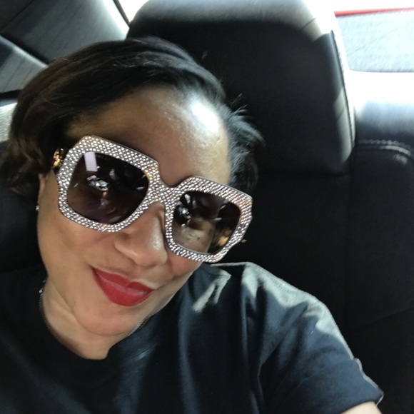 Meet your Posher, Chere - Picture 1 of 1